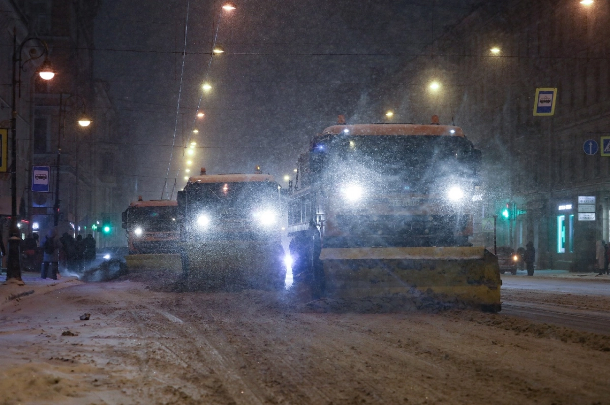 За сутки с петербургских улиц вывезли более 8 тысяч кубометров снега - tvspb.ru