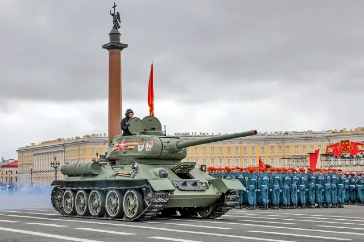В военном параде примут участие 4,5 тыс. человек, а также 78 единиц военной техники. 