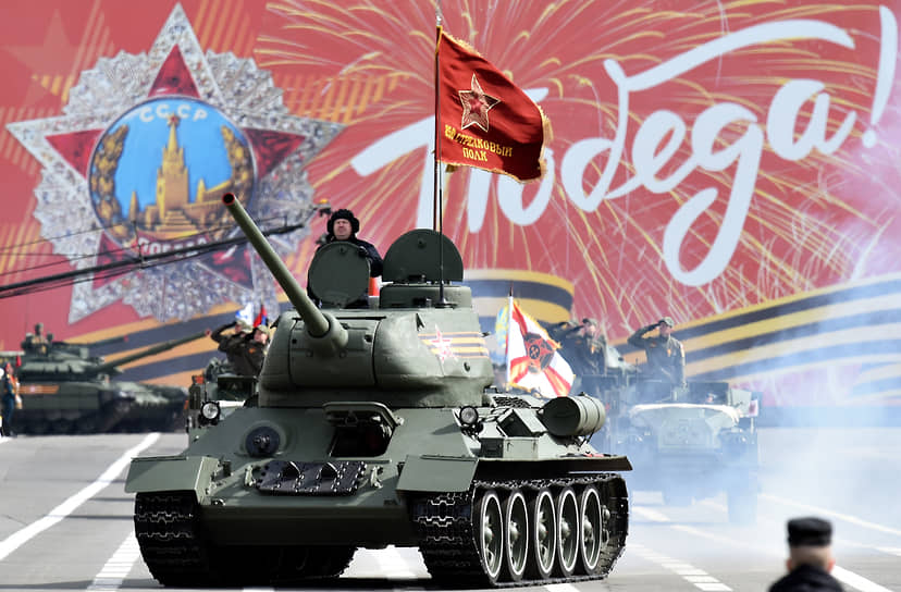 Военный парад на Дворцовой площади, посвященный 77-й годовщине Победы в Великой Отечественной войне