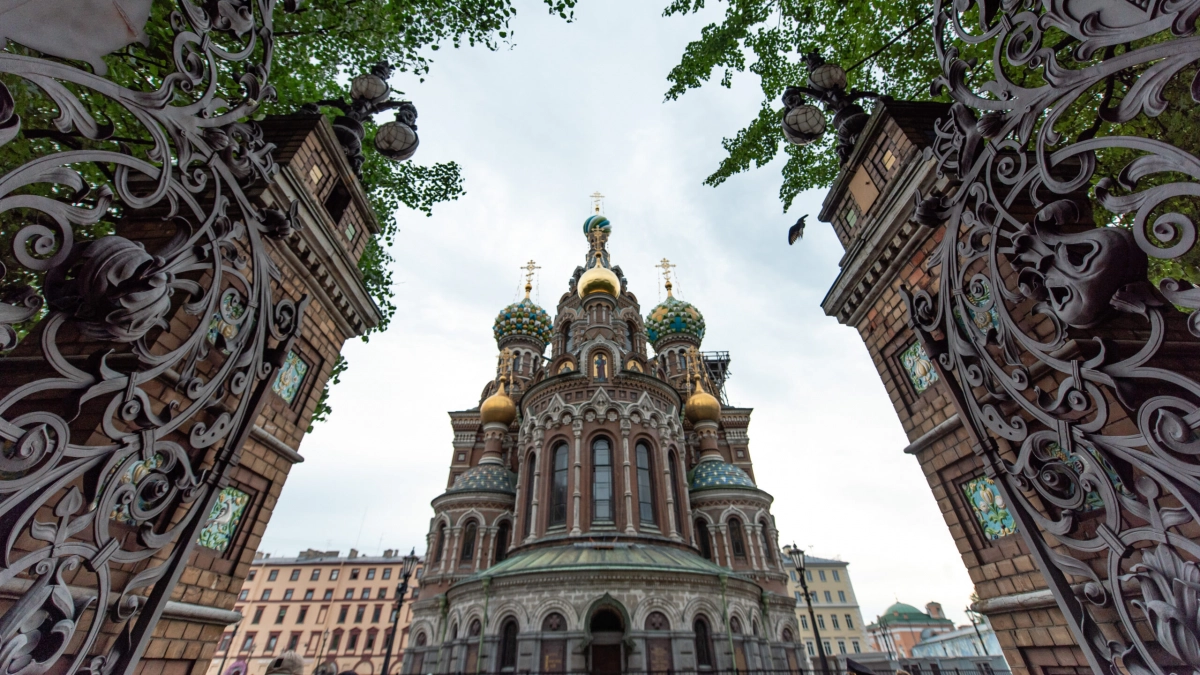 Петербург стал самым популярным направлением для трехдневных путешествий в июне - tvspb.ru